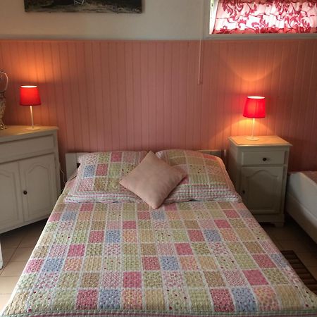 Chez Mamie Bed & Breakfast Les Avirons ภายนอก รูปภาพ