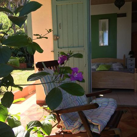Chez Mamie Bed & Breakfast Les Avirons ภายนอก รูปภาพ