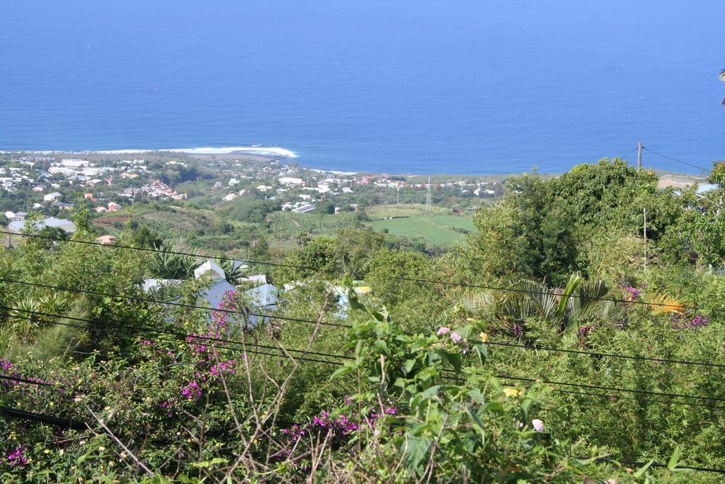 Chez Mamie Bed & Breakfast Les Avirons ภายนอก รูปภาพ