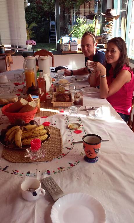 Chez Mamie Bed & Breakfast Les Avirons ภายนอก รูปภาพ