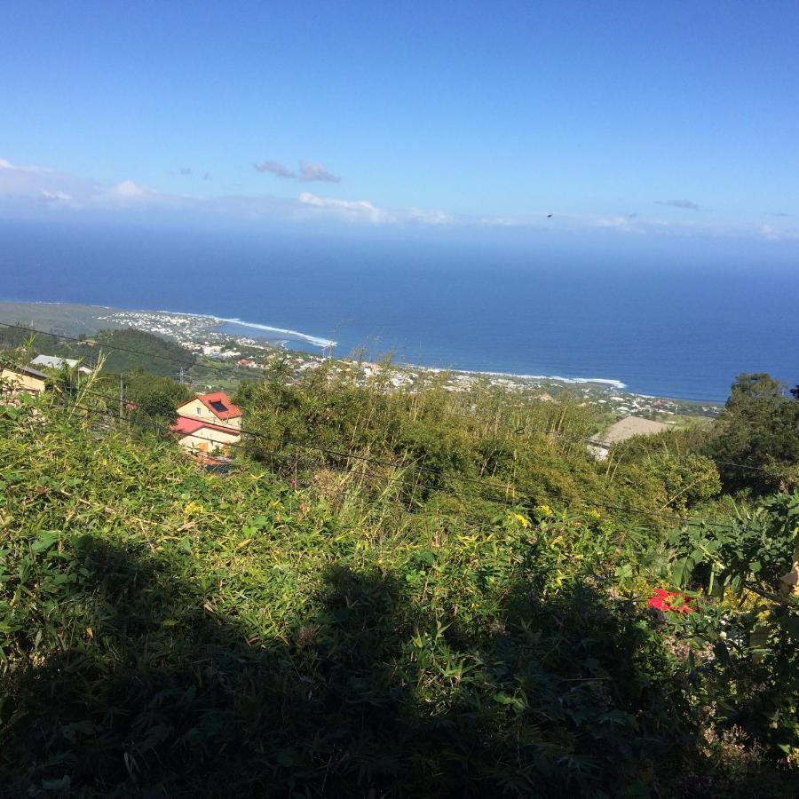 Chez Mamie Bed & Breakfast Les Avirons ภายนอก รูปภาพ