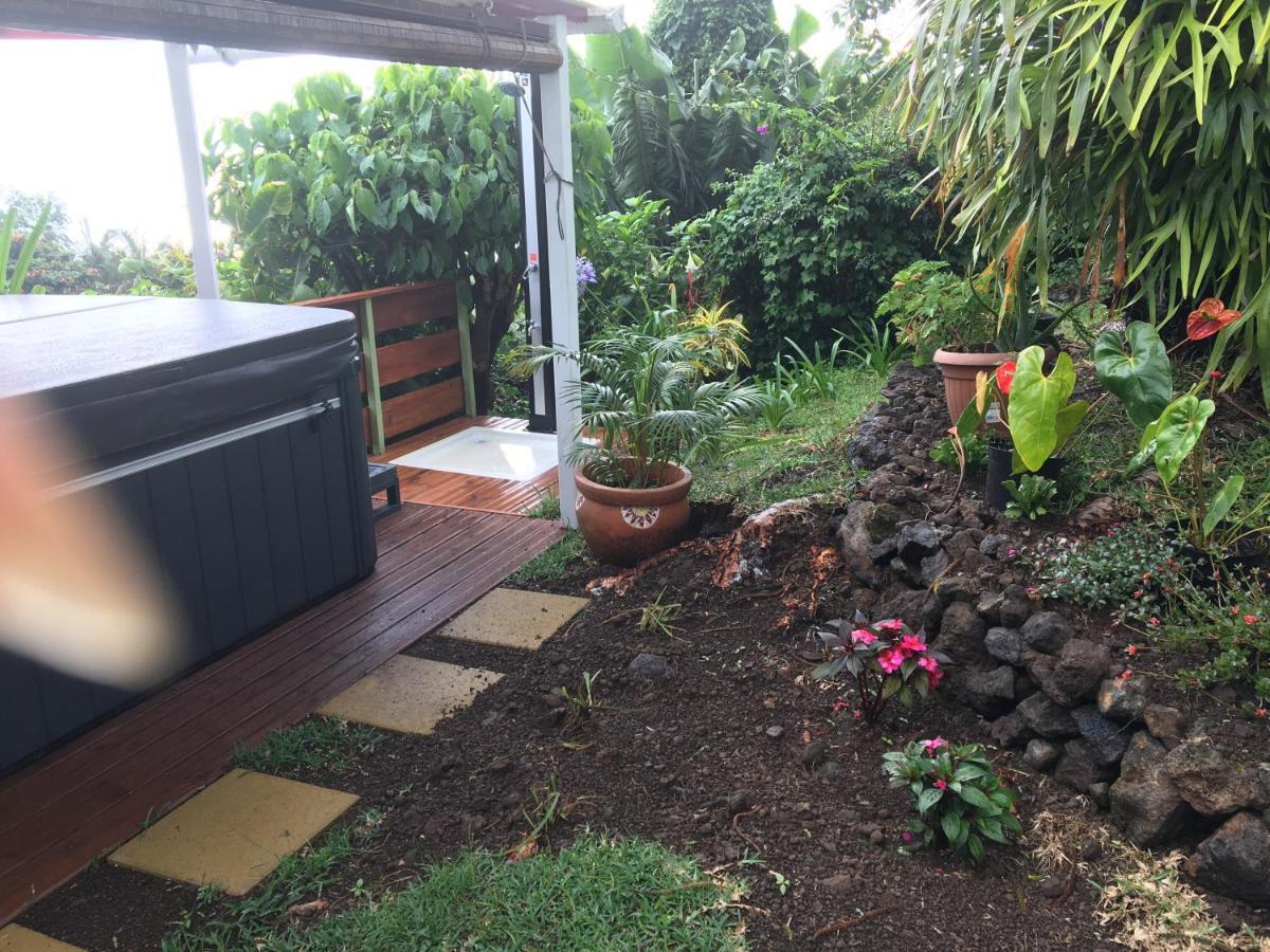 Chez Mamie Bed & Breakfast Les Avirons ภายนอก รูปภาพ